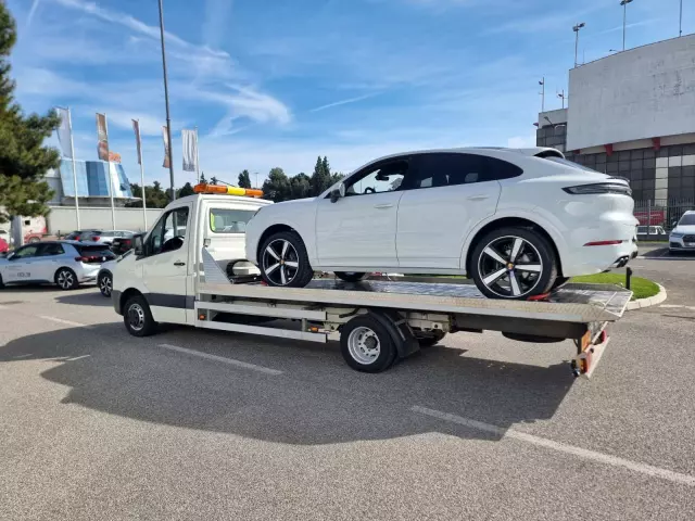 Šlep služba 24h prijevoz svih vrsta vozila Podgorica 2.jpg