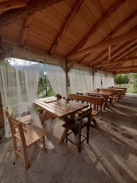 Etno restoran sa ribnjakombungalovima Andrijevica Crna Gora (9).jpg